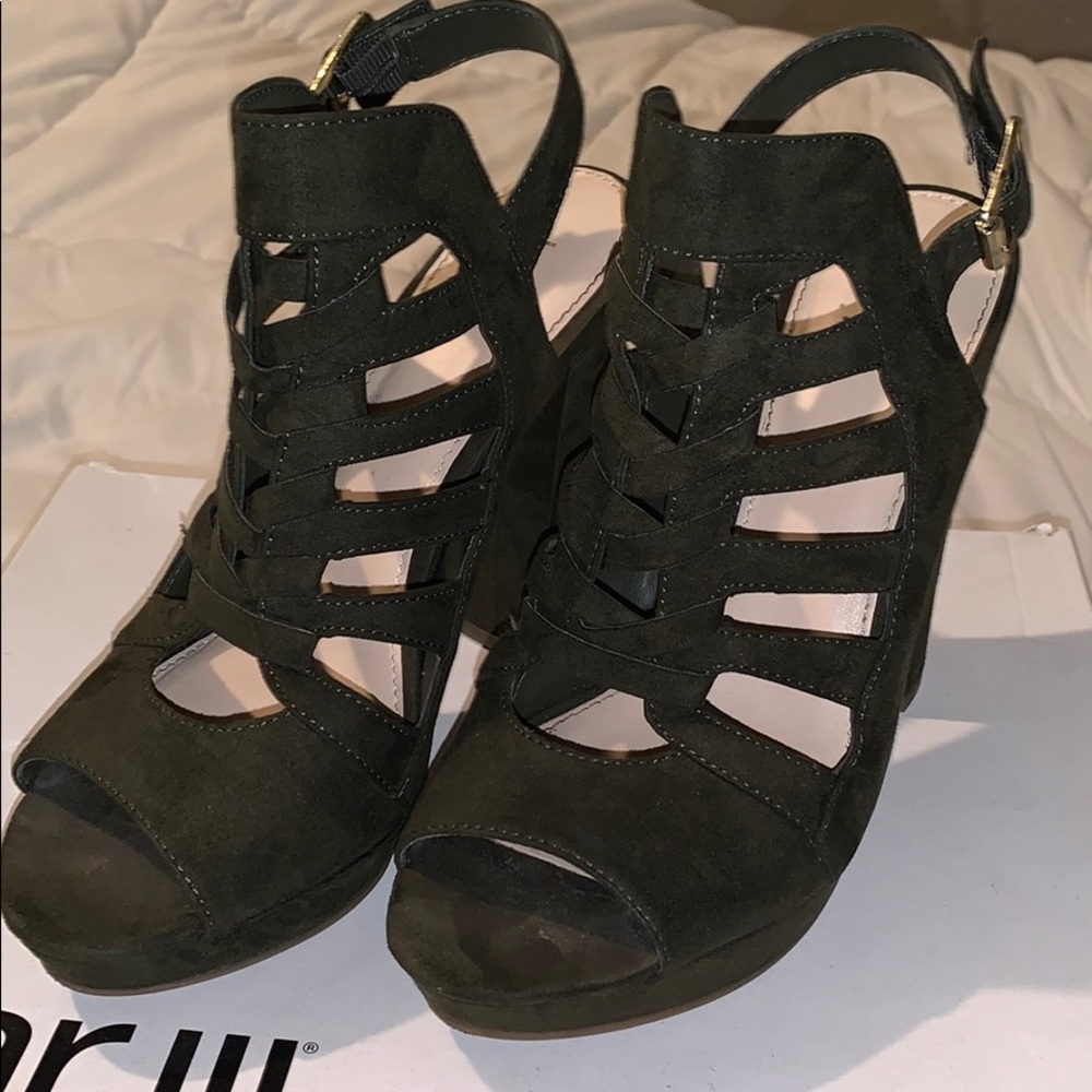 Women sandal heels